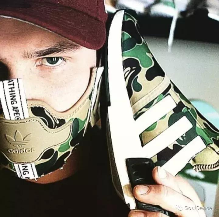 妈妈问我为什么穿长袖,为什么妈妈总是穿我的鞋子