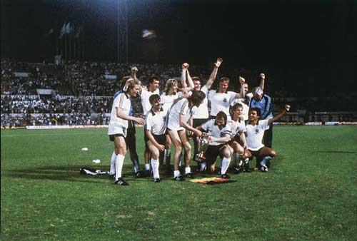 与马拉多纳齐名的足球明星,与马拉多纳同时期的英国超级球星