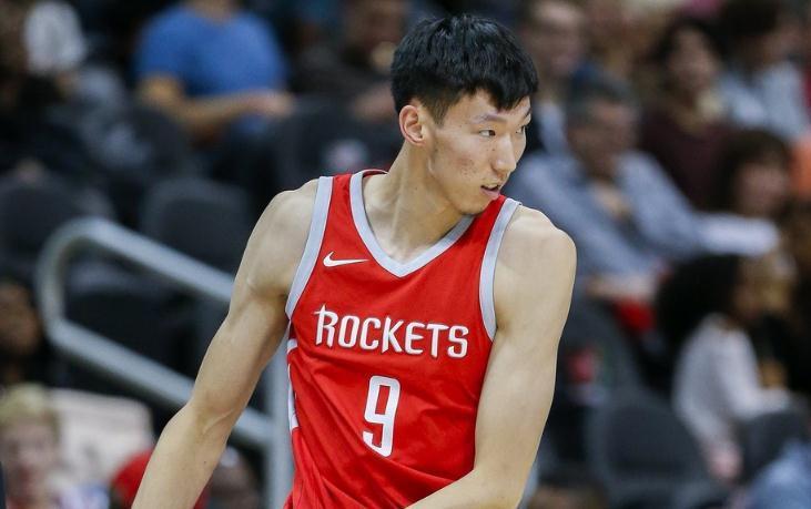 周琦传球失误到底影响多大,周琦扔球砸中队友