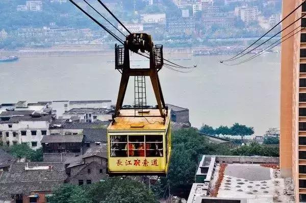 重庆让人着迷的城市,重庆一个充满火锅味的城市