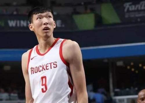 周琦传球失误到底影响多大,周琦扔球砸中队友