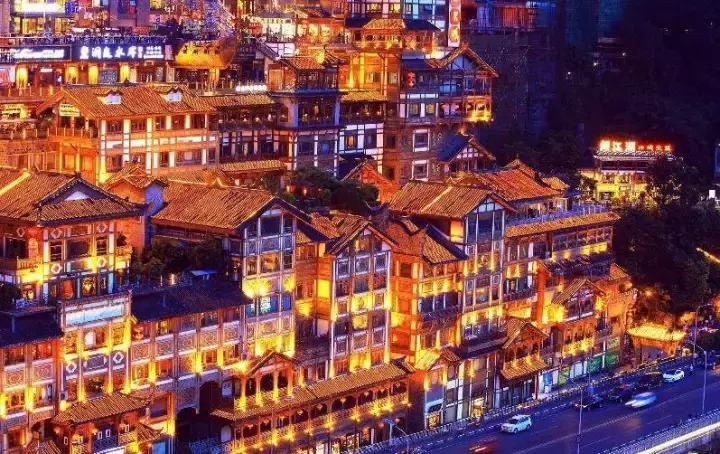 重庆让人着迷的城市,重庆一个充满火锅味的城市