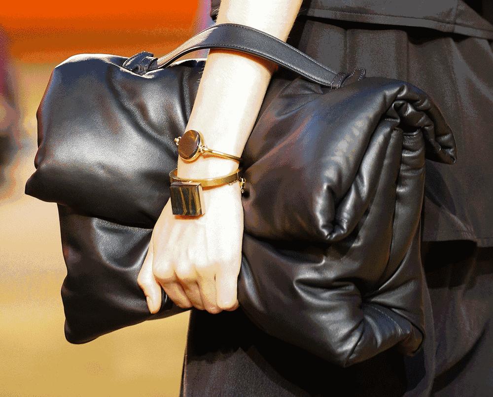 蕾哈娜惊艳彩妆,蕾哈娜复出口红