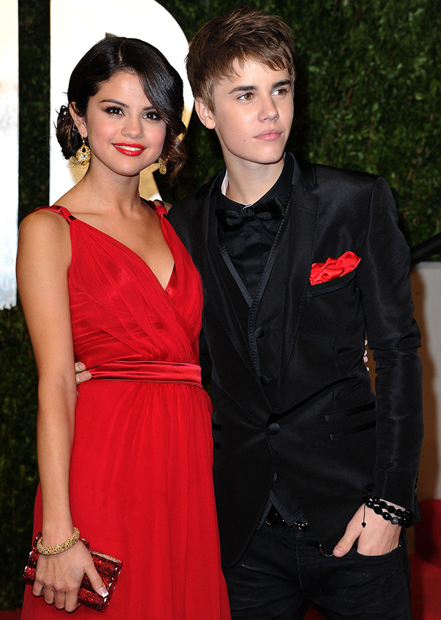 赛琳娜戈麦斯贾斯汀比伯昔日视频,贾斯汀比伯赛琳娜互相伤害