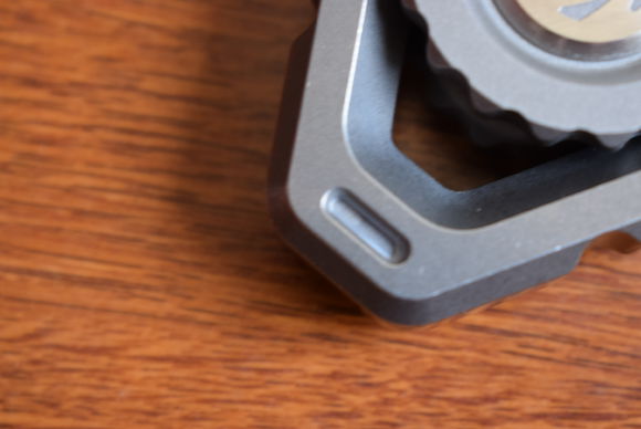 国外枪支配件企业不务正业，用枪支钢材做了一款指尖陀螺