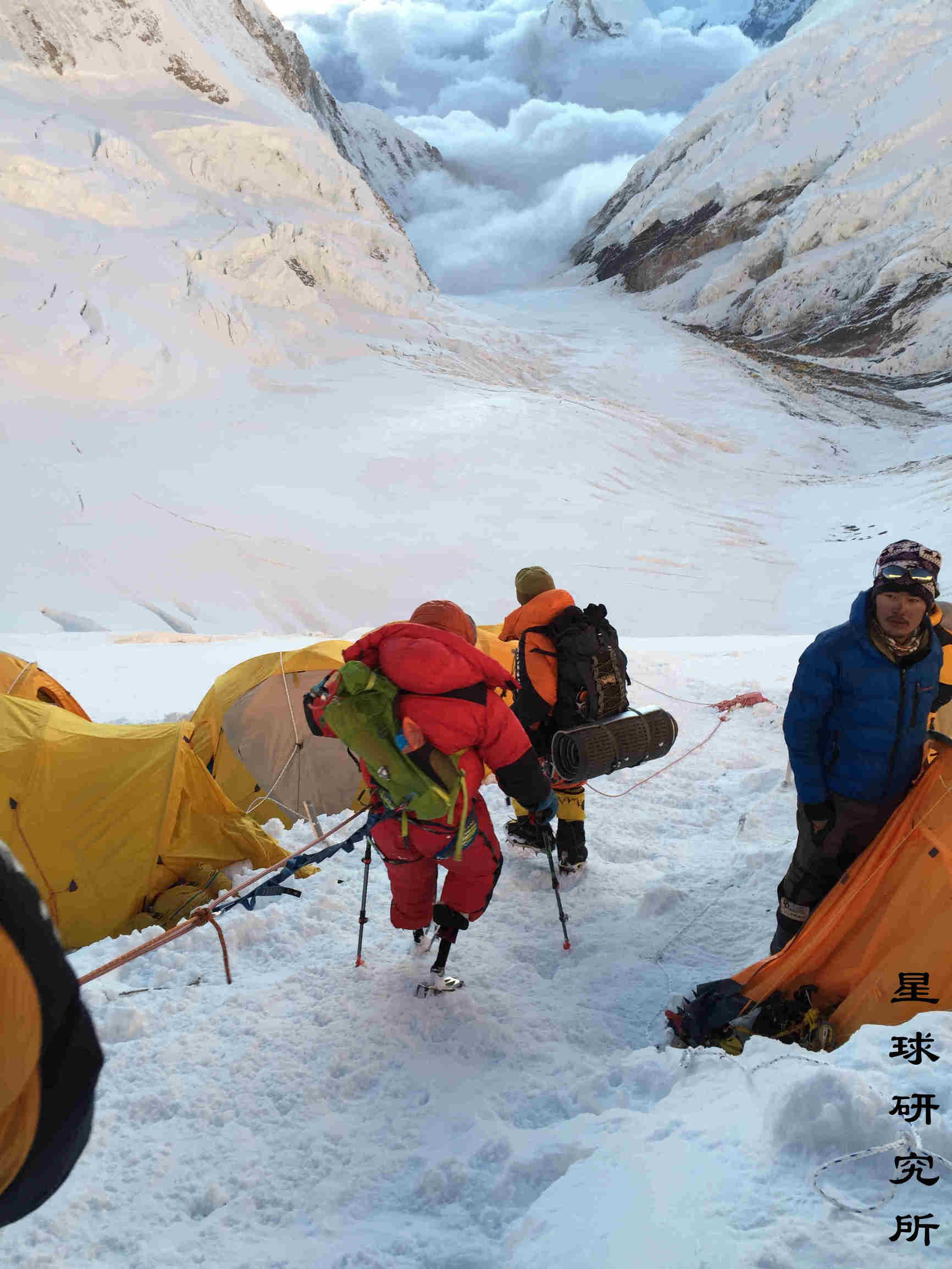 海拔不断的升高,海拔高度一直上升