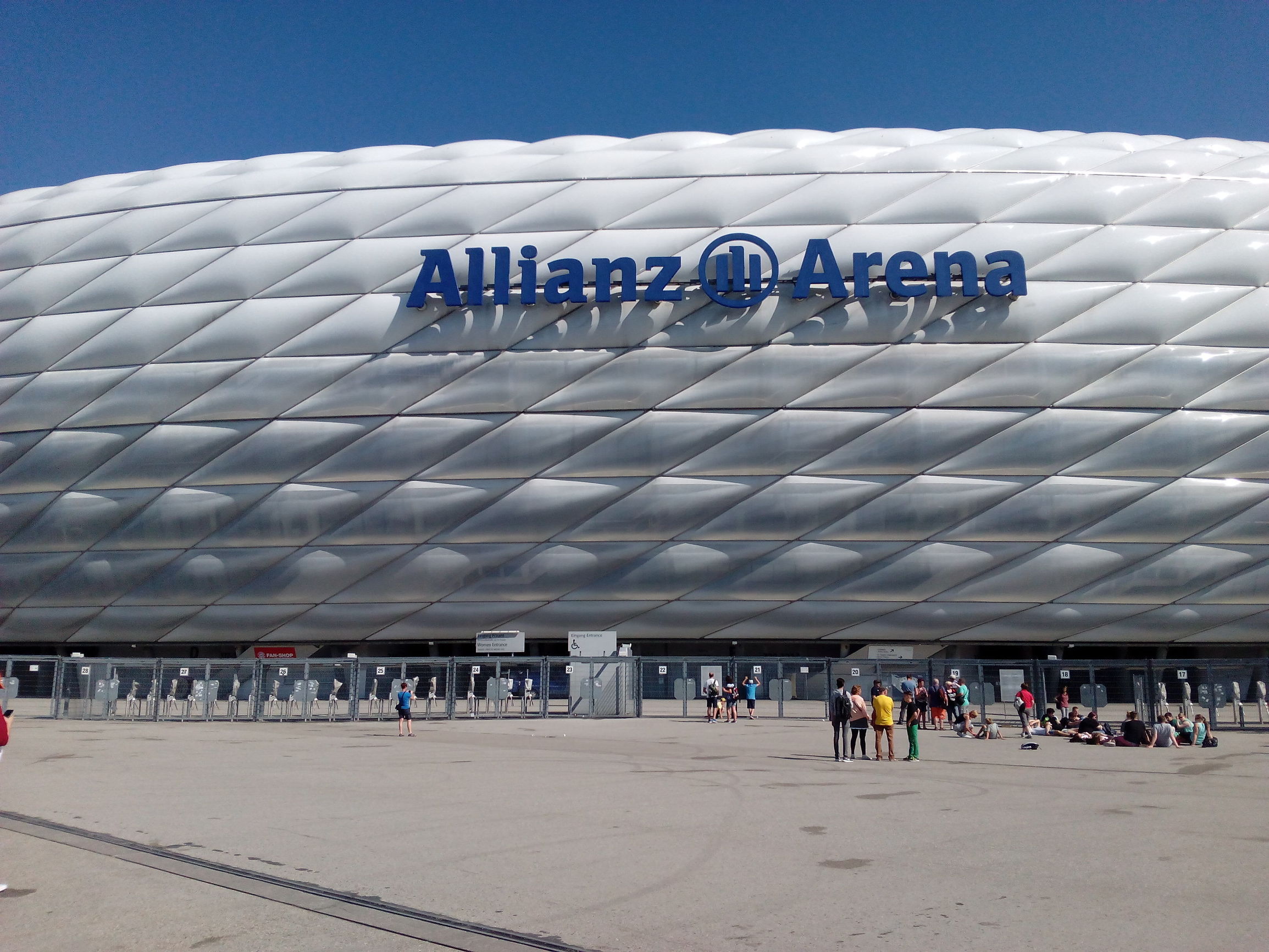 大黄蜂多特蒙德魔鬼主场图片,多特蒙德魔鬼主场震动