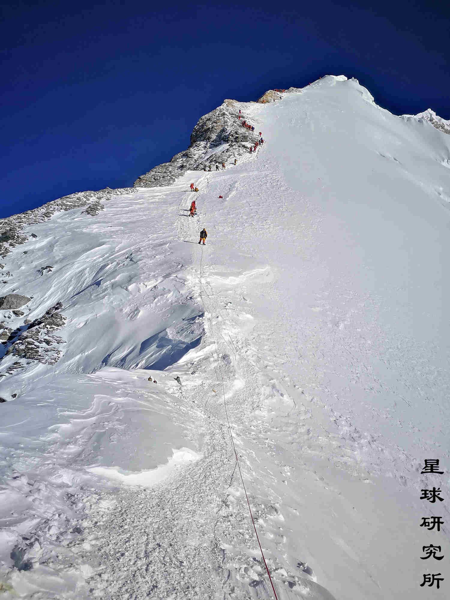 海拔不断的升高,海拔高度一直上升