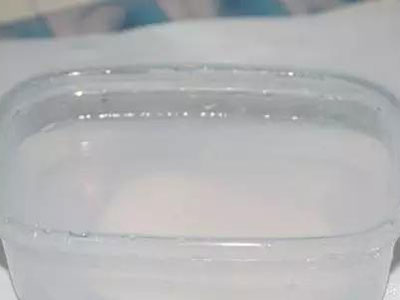 吸盘挂钩太牢固怎么拿下来,吸盘挂钩总往下掉一招让它变牢固