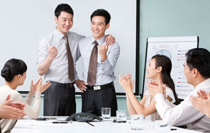 和领导吵架怎么吵回去,职场最傻的就是公开和领导闹矛盾