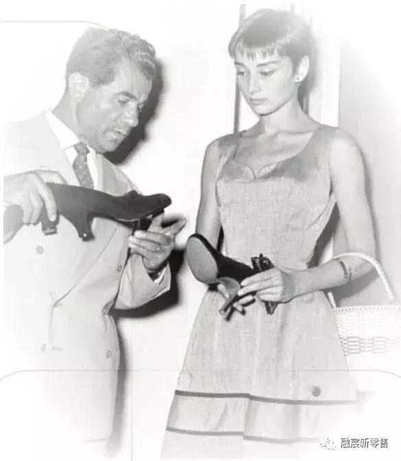 ferragamo鑿叉媺鏍兼厱2023,ferragamo鑿叉媺鏍兼厱鎵嬭〃