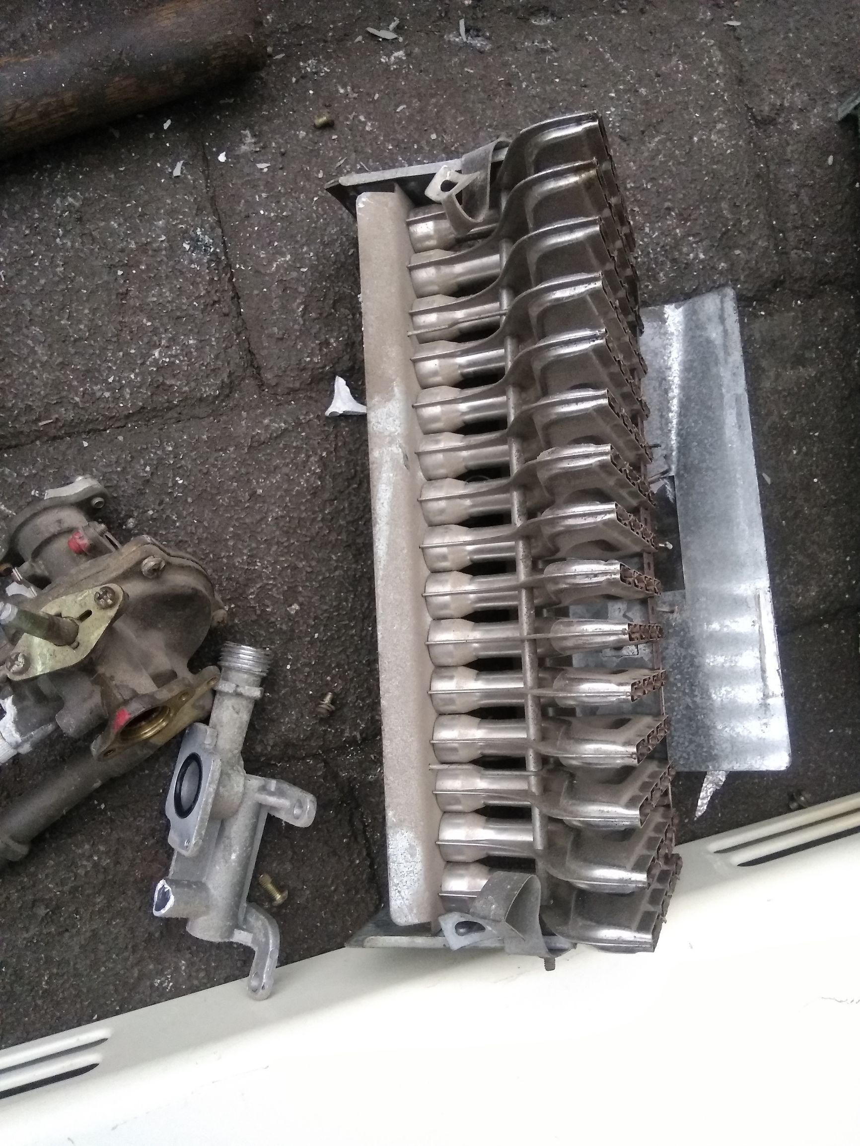 旋钮燃气热水器外壳拆解,威力燃气热水器外壳怎么拆