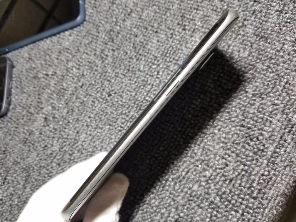 二手三星s7edge值多少钱,三星s7edge原装电池哪家好