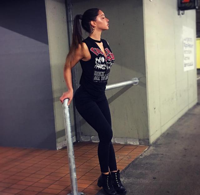 膝盖向里凹怎么矫正,影响身高的体态问题有哪些