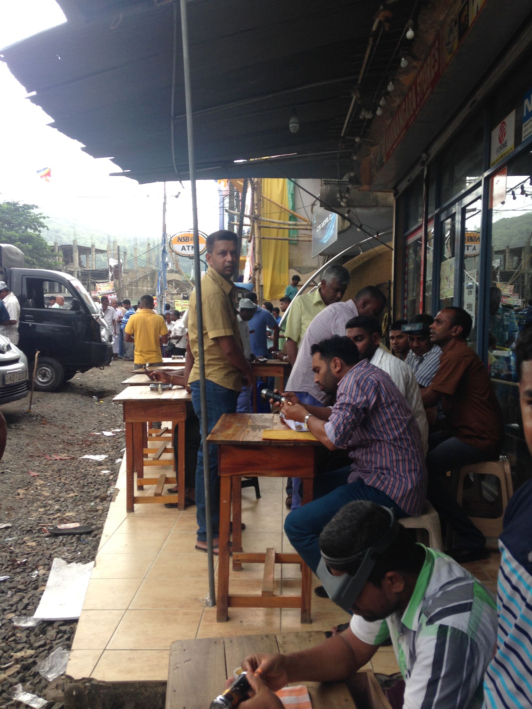 去斯里兰卡买蓝宝石关注事项,怎么看斯里兰卡蓝宝石