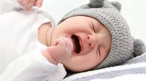 新生儿睡觉容易惊醒如何推拿,出生宝宝睡觉容易惊醒怎么办