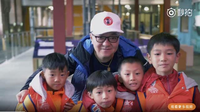 武磊祝球迷生日快乐,武磊祝c罗生日快乐