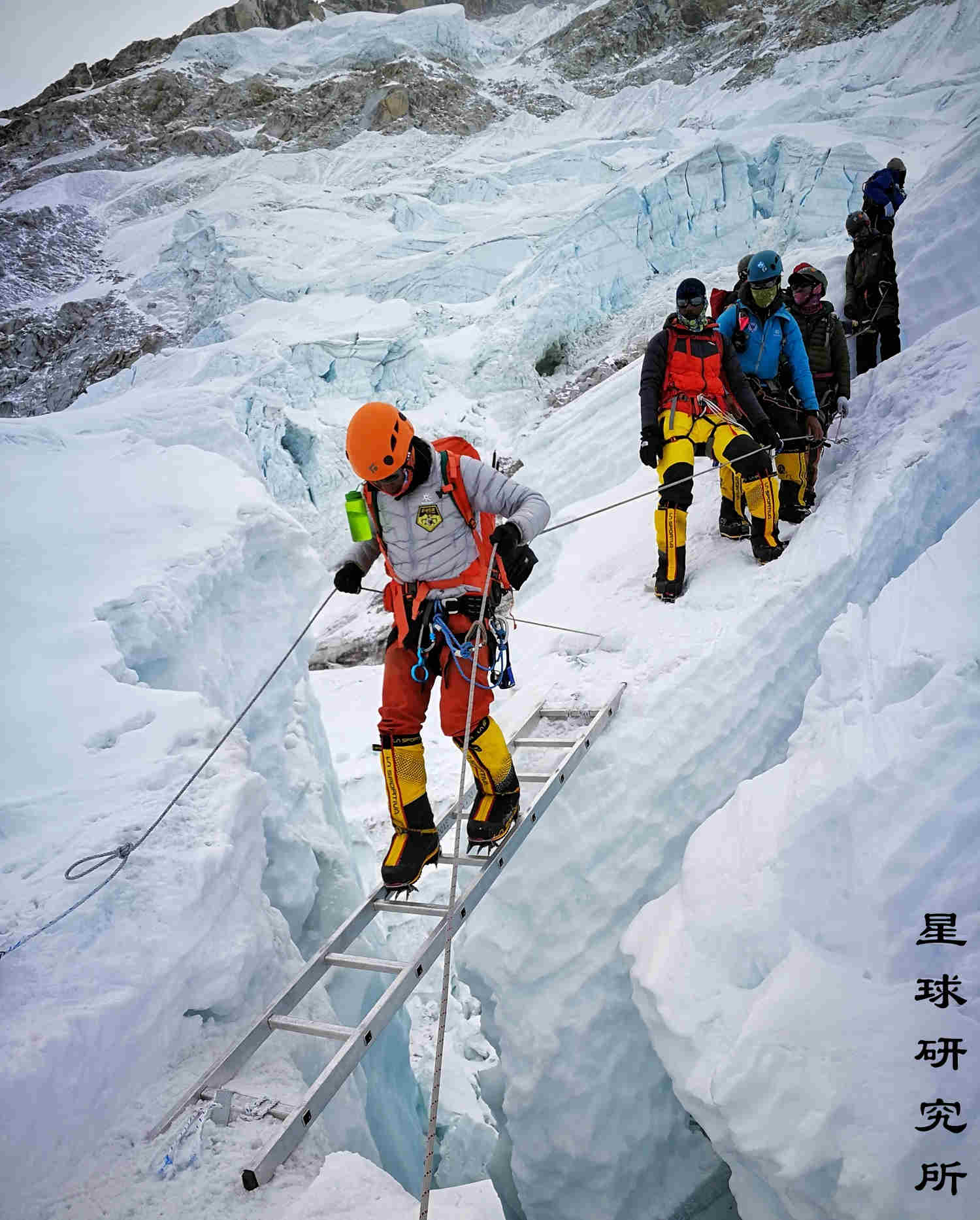 海拔不断的升高,海拔高度一直上升