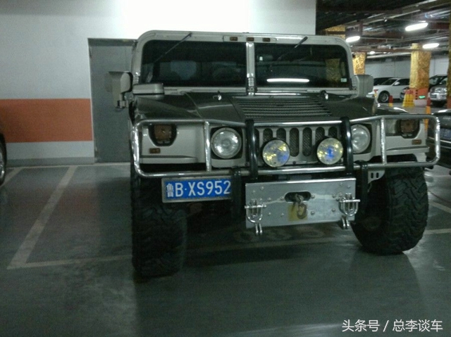 贵州唯一的黄牌悍马H1，比黄牌劳斯莱斯还稀有，一般的车位停不下