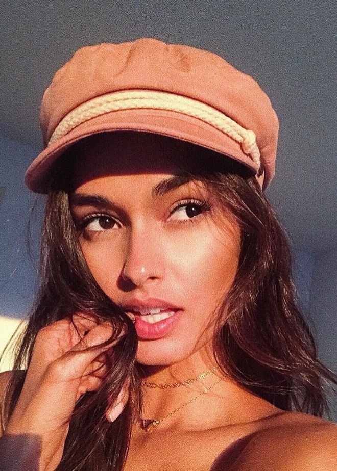 奚梦瑶摔一跤之后维密更火,奚梦瑶一摔为什么是经典