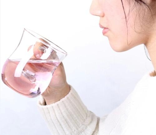 唇部干燥起皮怎么护理,鼻翼两侧起皮唇部干燥