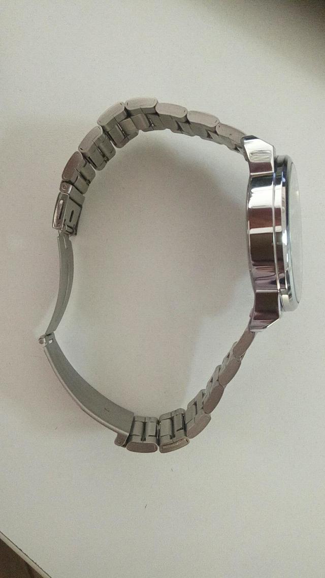 手表金属表带太长了怎么办？自己利用身边的小工具就可以解决了