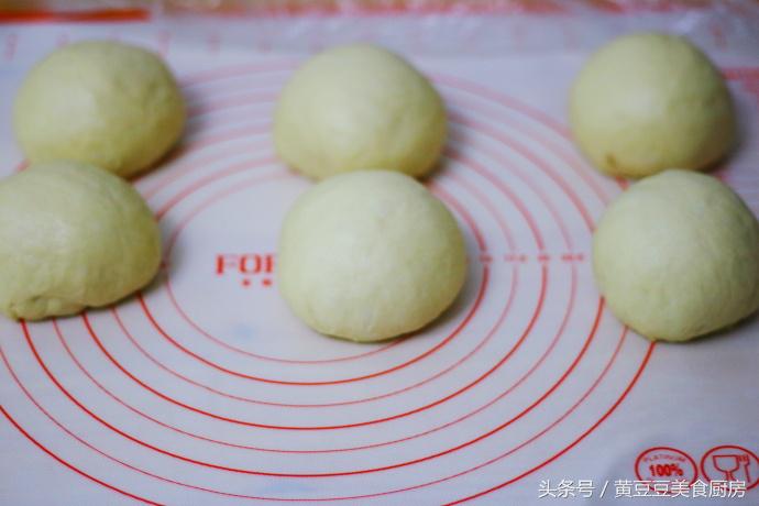 做蛋糕剩的奶油怎么吃,做蛋糕剩下的奶油怎样处理吃啊