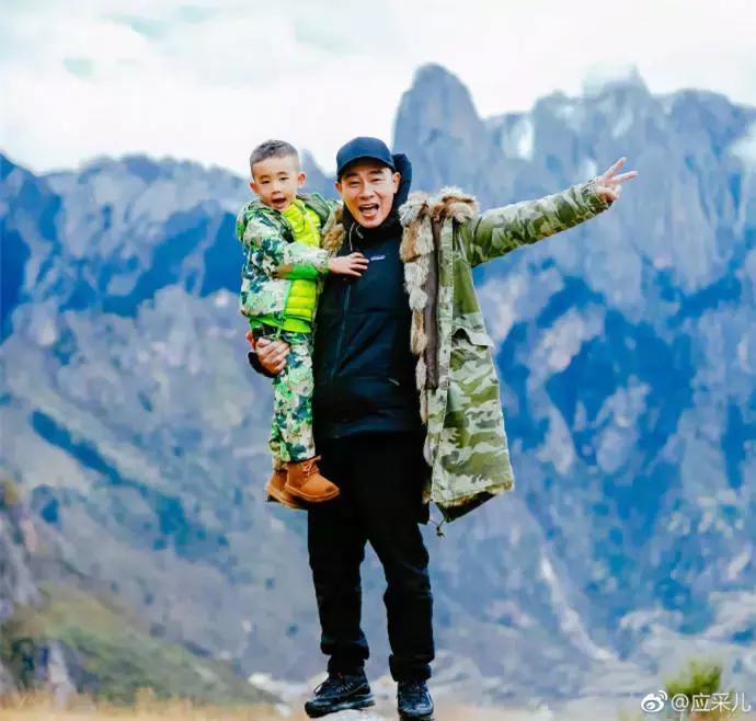 嗯哼和jasper长大的样子,jasper嗯哼第一次见面就在辩论