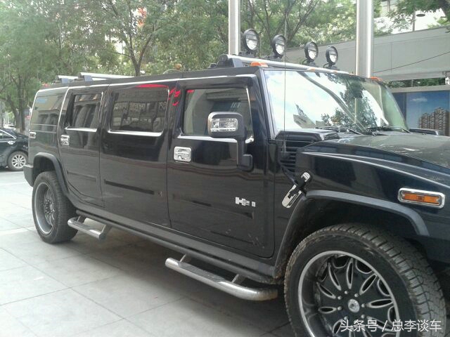 贵州唯一的黄牌悍马H1，比黄牌劳斯莱斯还稀有，一般的车位停不下