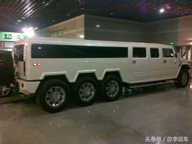 贵州唯一的黄牌悍马H1，比黄牌劳斯莱斯还稀有，一般的车位停不下