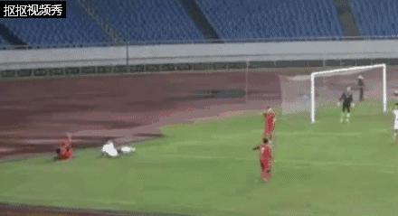 重庆业余联赛*力暴**事件主教练被殴打都是后话看看场上发生了什么