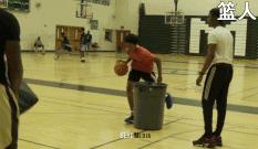 3人行进间的传球训练篮球,3人行进间的传球训练