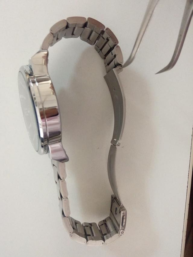 手表金属表带太长了怎么办？自己利用身边的小工具就可以解决了