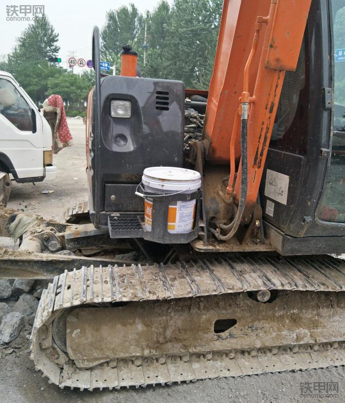 日立60-5a挖掘机,日立60-5挖掘机行走快动作慢