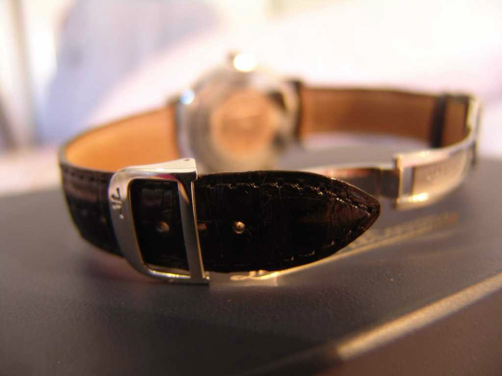 积家手表在韩国买有折扣嘛,在英国买手表比国内便宜吗