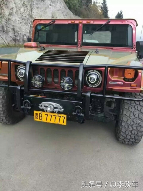 贵州唯一的黄牌悍马H1，比黄牌劳斯莱斯还稀有，一般的车位停不下