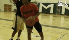 3人行进间的传球训练篮球,3人行进间的传球训练