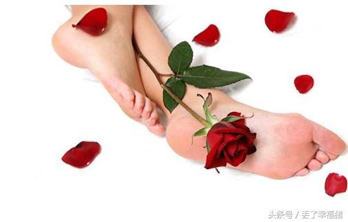 脚部出现这些问题可能是疾病先兆,脚不容忽视的健康信号