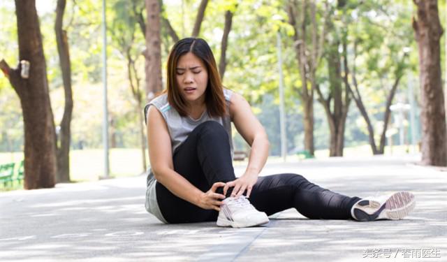 奚梦瑶维密大秀意外摔倒,奚梦瑶维密秀摔倒原因