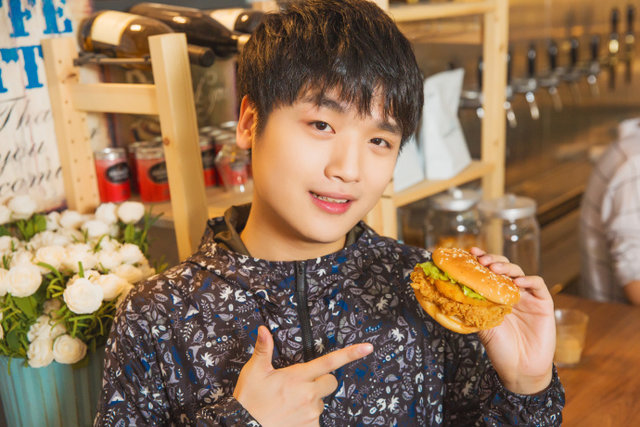 一周体育营销案例：阿迪发布2018年世界杯用球，HugoBoss转投FE