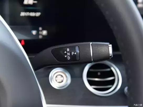开车不能乱按的3个按钮,开车时最好不要按下这个键