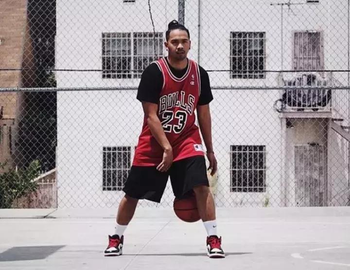 3人行进间的传球训练篮球,3人行进间的传球训练