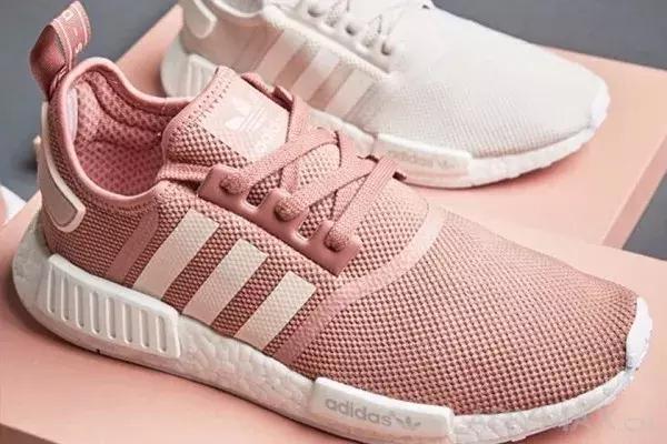 维密秀奚梦瑶摔倒完整版,奚梦瑶在维密大秀上摔倒