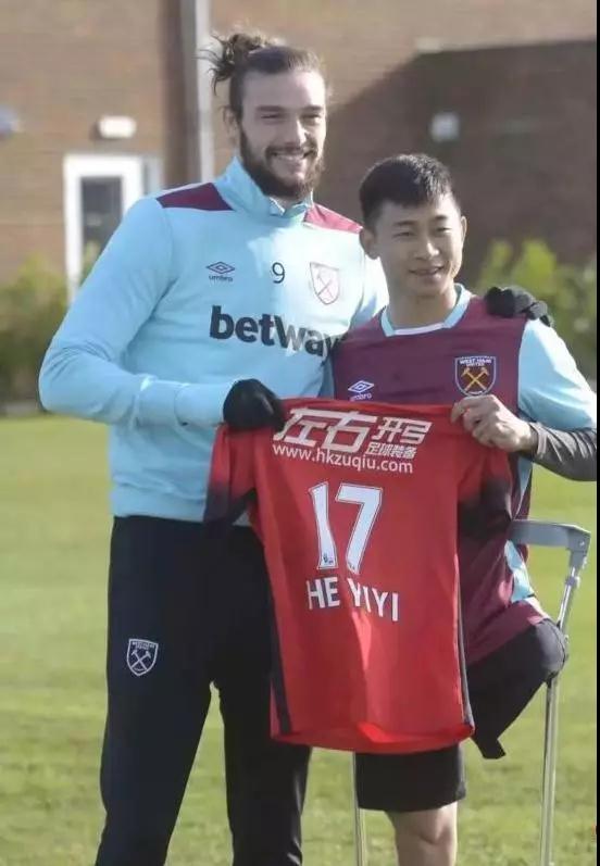 涓浗鐙吙瓒崇悆灏戝勾,涓浗瓒崇悆灏戝勾鐜板満瑙傜湅