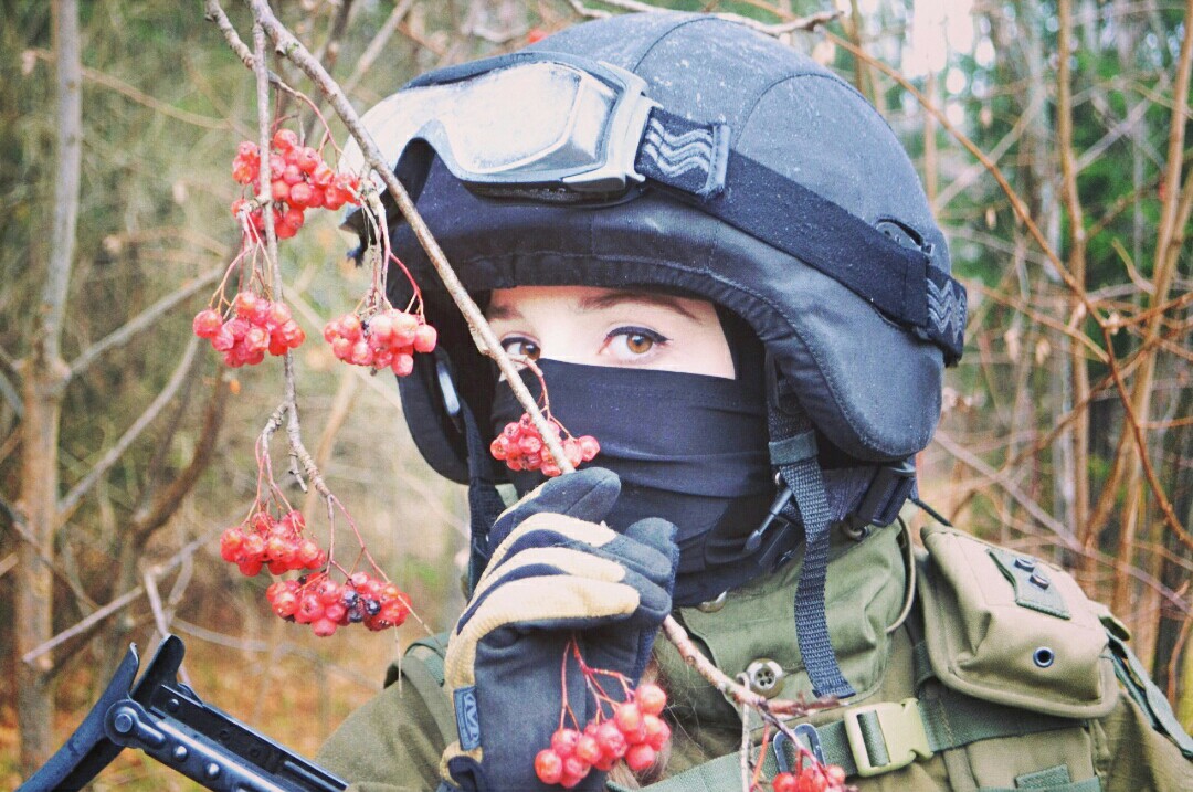 般般入画，战场上谁舍得向她开枪？