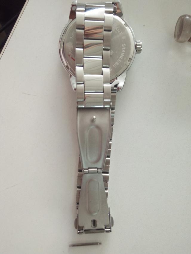 手表金属表带太长了怎么办？自己利用身边的小工具就可以解决了