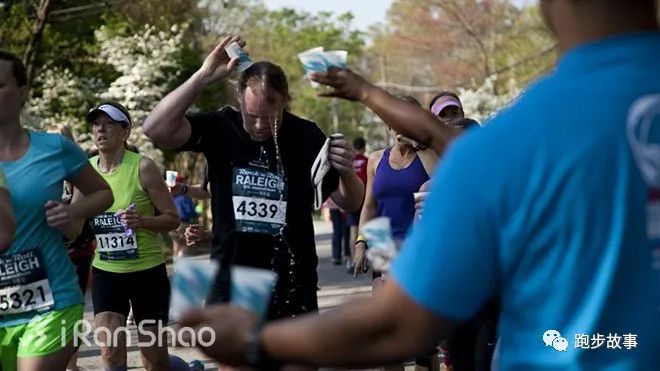 马拉松跑者最容易猝死的三个阶段,马拉松赛安全落幕
