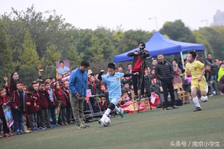 寒风抵挡不住同学们的热情,寒风抵挡不住他们的热情