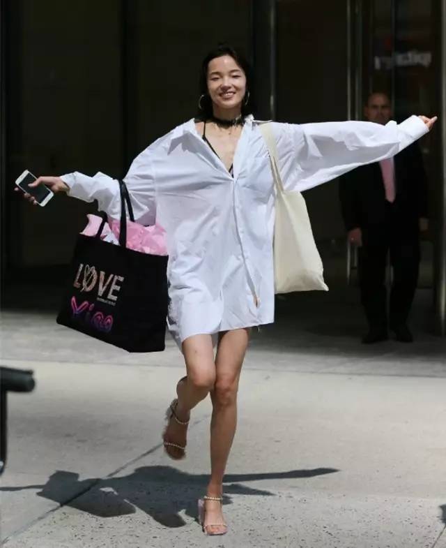 维密刘雯何穗高清图片,维密超模刘雯何穗