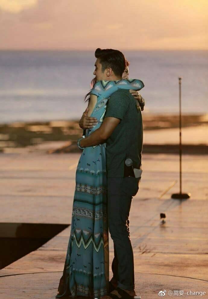 刘雯2021年度时尚总结,刘雯越努力越幸运